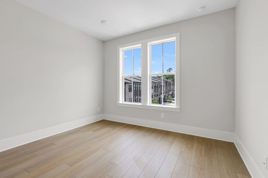 Spacious, unfurnished interior of a new home in Echo Park, Suwanee (Image 33).