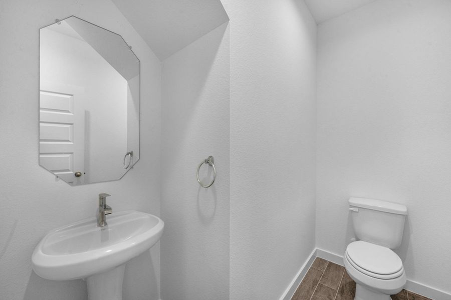Furnished interior view inside a new home in Beacon Hill, Waller (Image 14).