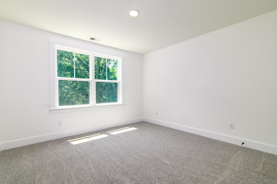 Spacious, unfurnished interior of a new home in , Charleston (Image 15).