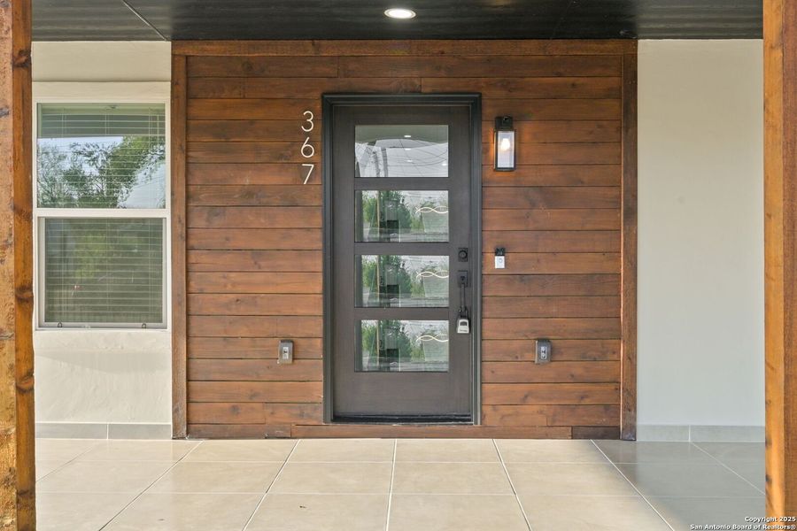 Exterior details and patio area of a home in , San Antonio (Image 26).