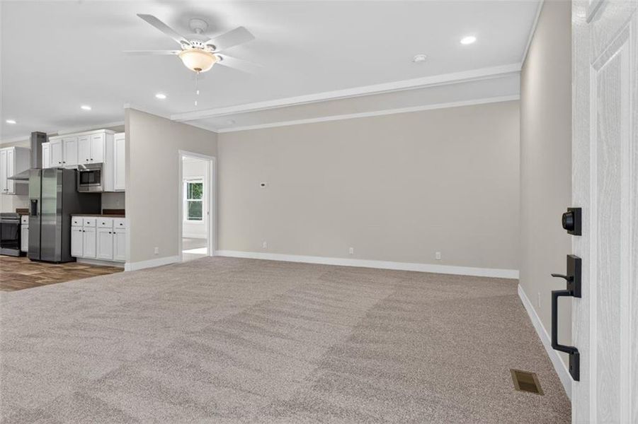 Spacious, unfurnished interior of a new home in , Waleska (Image 34).