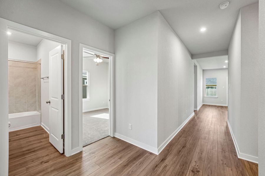 Spacious, unfurnished interior of a new home in Hillside Village, Temple (Image 8).