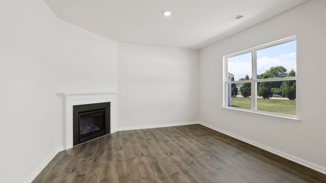 Spacious, unfurnished interior of a new home in Durbin Meadows Traditions, Fountain Inn (Image 20).