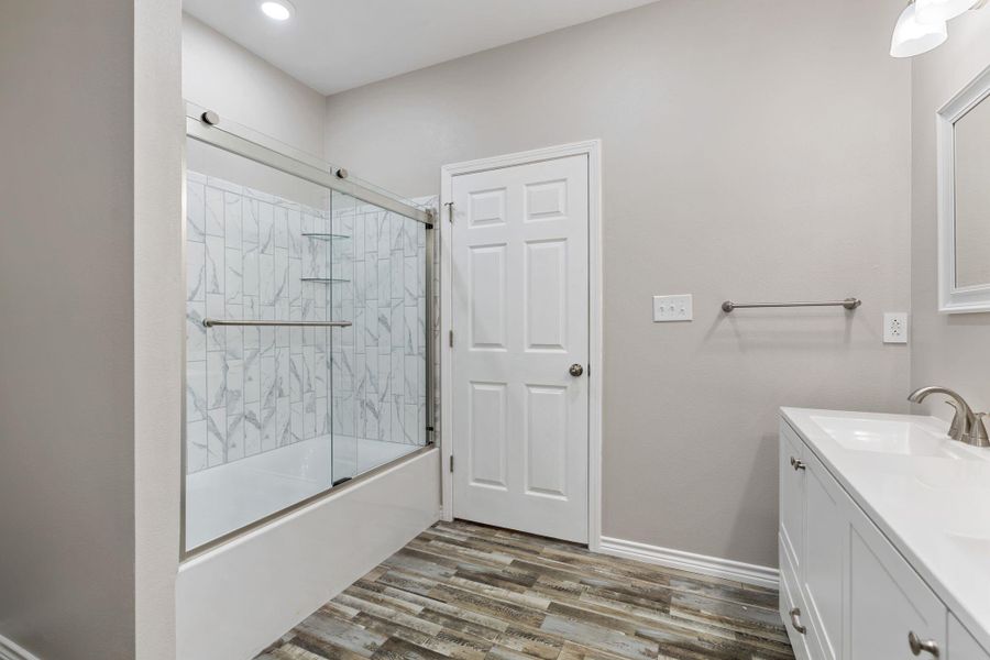Furnished interior view inside a new home in , Onalaska (Image 7).