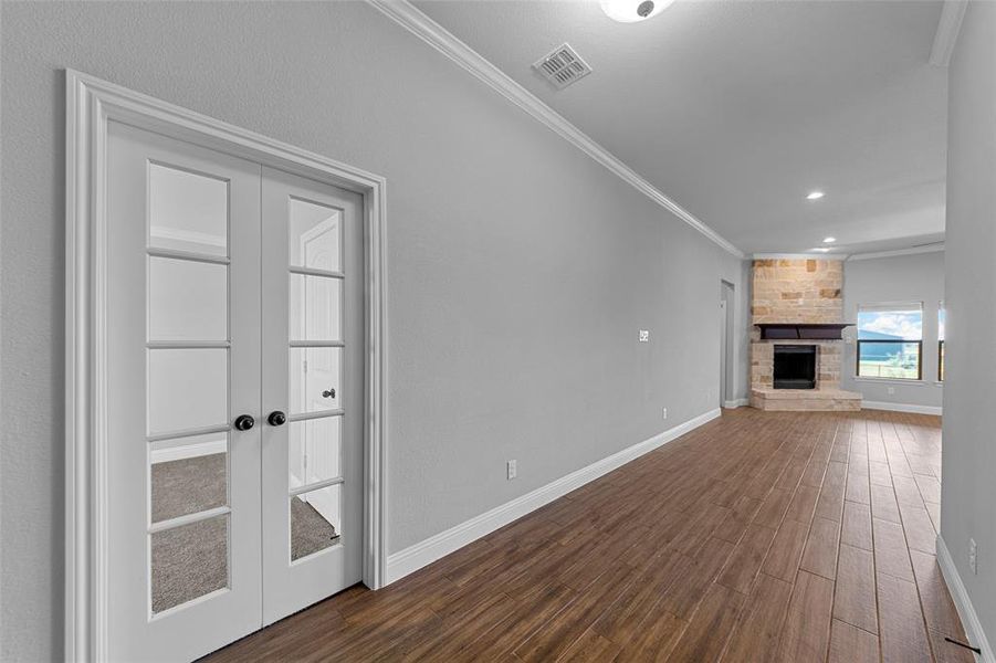 Spacious, unfurnished interior of a new home in High Meadows Estates, Nevada (Image 28).