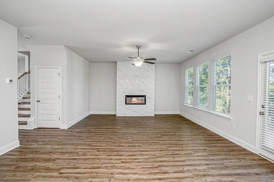 Spacious, unfurnished interior of a new home in , Macon (Image 23).