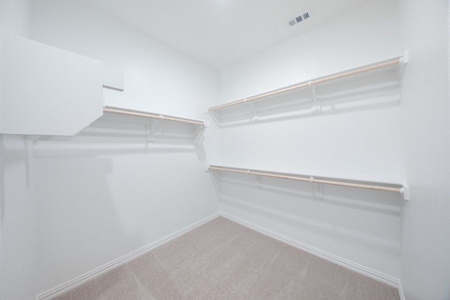 Spacious, unfurnished interior of a new home in Verandah, Royse City (Image 31).