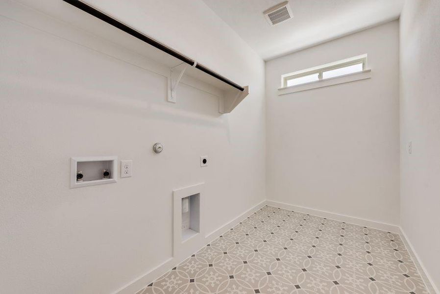 Spacious, unfurnished interior of a new home in Chatham Reserve, Providence Village (Image 18).