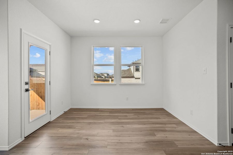 Spacious, unfurnished interior of a new home in Comanche Ridge, San Antonio (Image 17). Spacious, unfurnished interior of a new home in Comanche Ridge, San Antonio (Image 17).