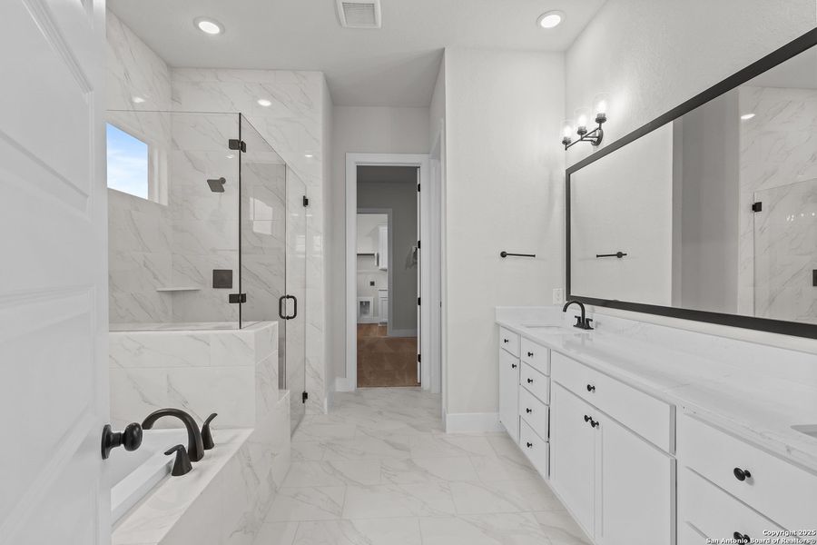Furnished interior view inside a new home in Homestead, Schertz (Image 16).