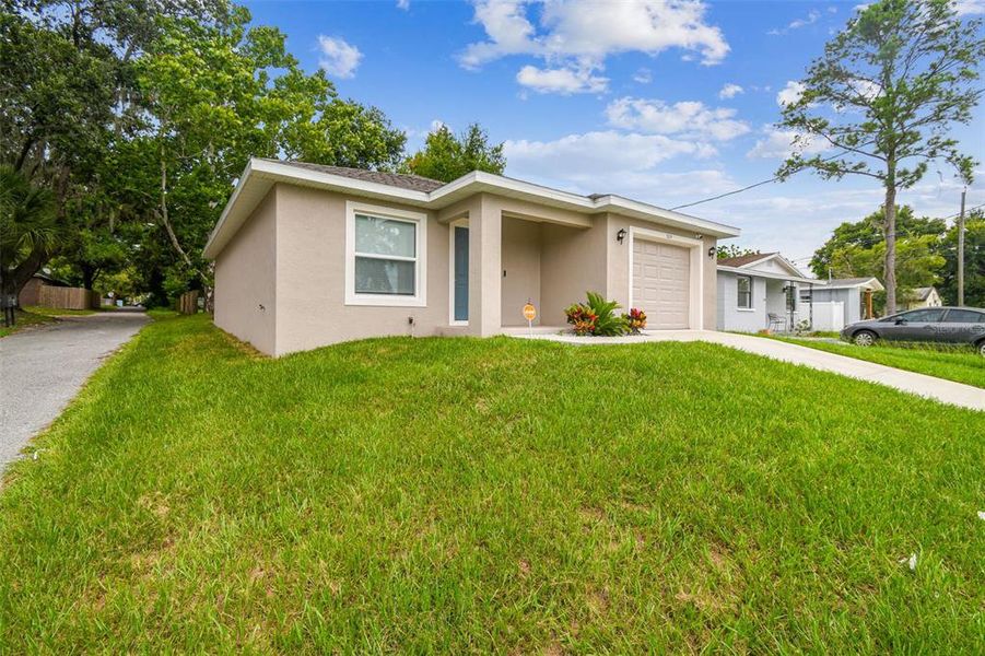 Front exterior of a new home in , Lakeland, FL, highlighting curb appeal (Image 18). Front exterior of a new home in , Lakeland, FL, highlighting curb appeal (Image 18).