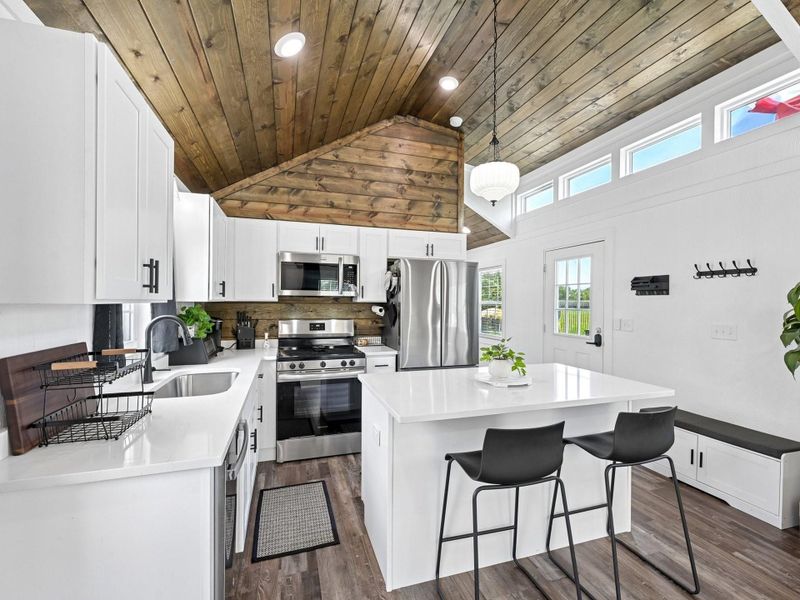 Furnished interior view inside a new home in , Bacliff (Image 6).