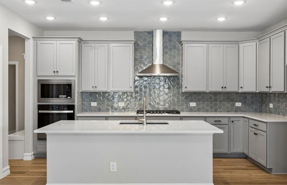 Beautiful pendent lighting in kitchen Beautiful pendent lighting in kitchen