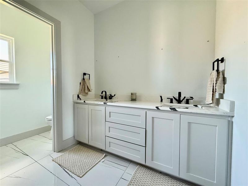 Furnished interior view inside a new home in , Mineral Wells (Image 8).