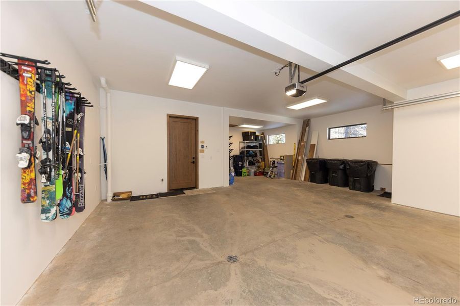 Image 33 of a home in .