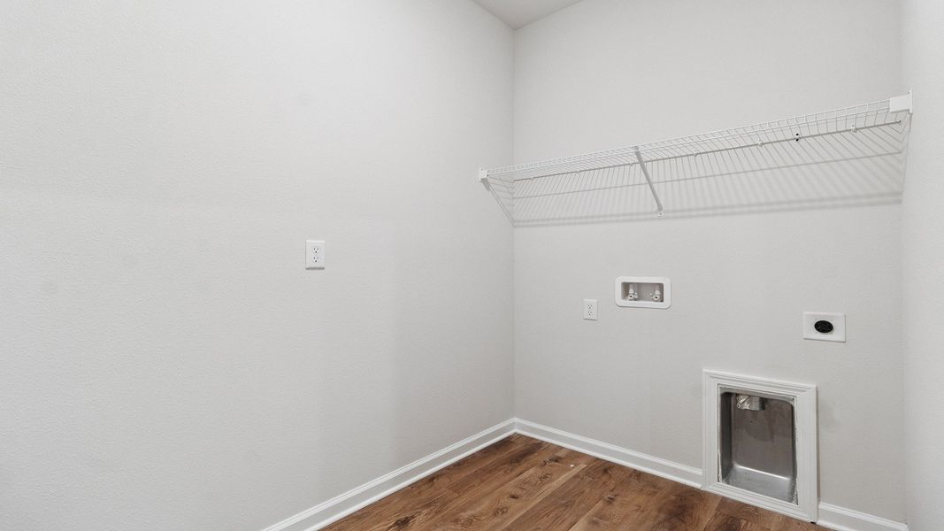 Spacious, unfurnished interior of a new home in Wesley Park, Crawfordville (Image 20).