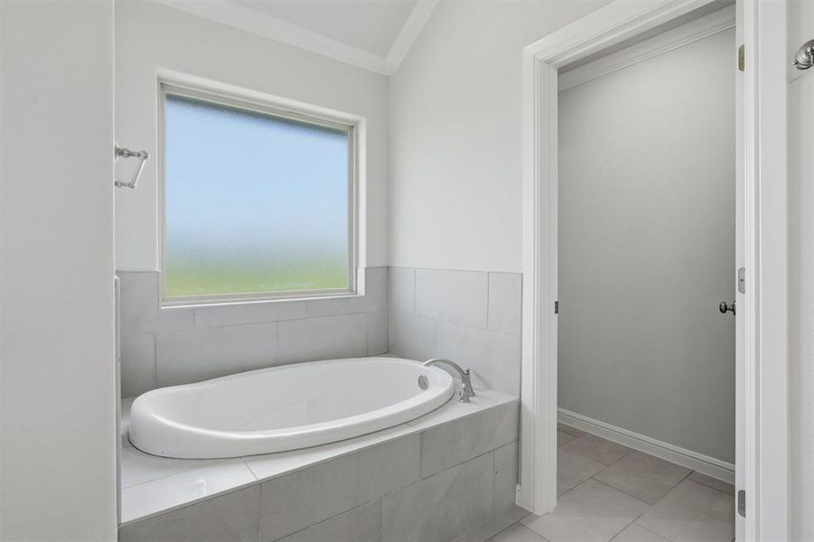 Furnished interior view inside a new home in , Tolar (Image 13).