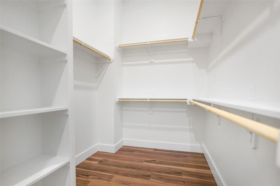 Spacious, unfurnished interior of a new home in , Houston (Image 47).