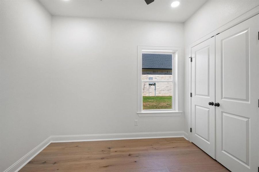 Spacious, unfurnished interior of a new home in , Athens (Image 29).