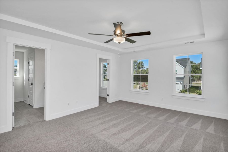 Spacious, unfurnished interior of a new home in Ashton Lakes, Lexington (Image 34).
