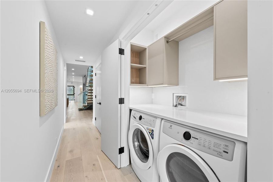 Furnished interior view inside a new home in , Fort Lauderdale (Image 60).