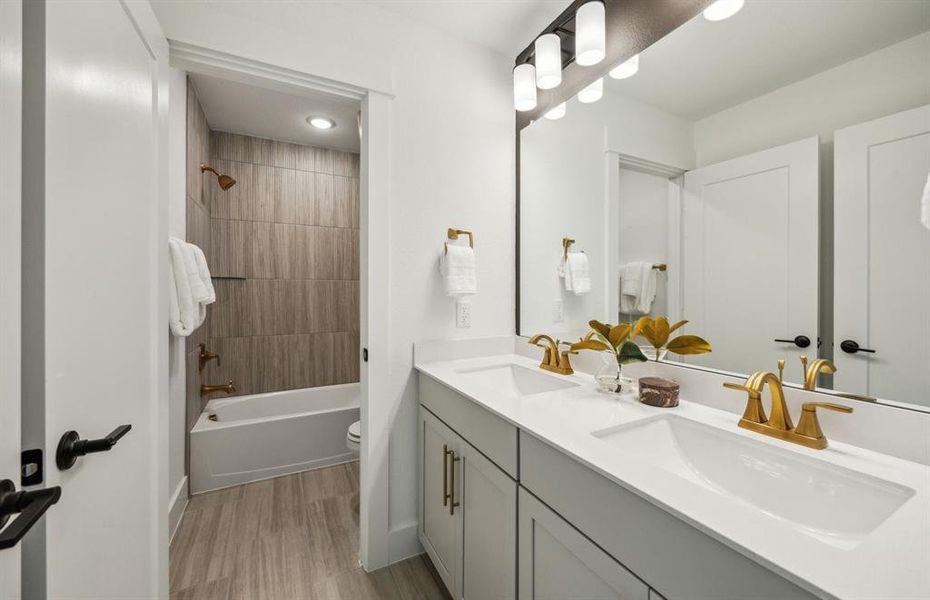 *Model Representation - Spacious secondary bathroom