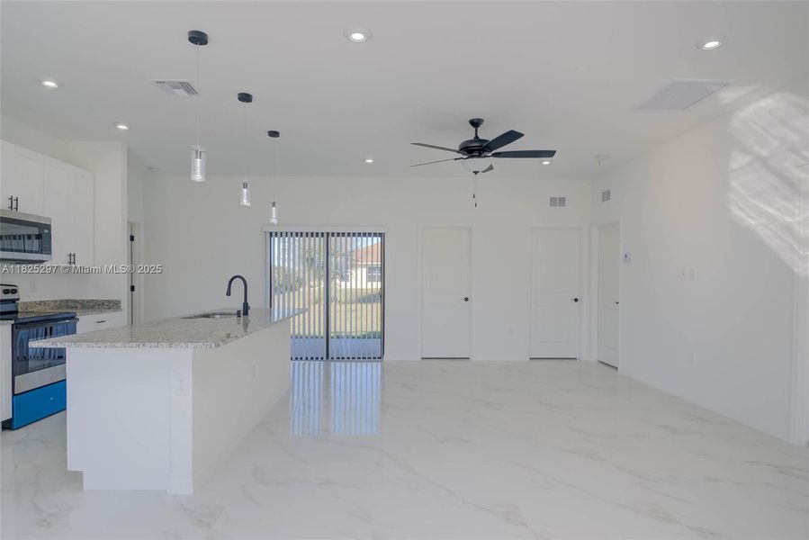 Spacious, unfurnished interior of a new home in , Alva (Image 14).