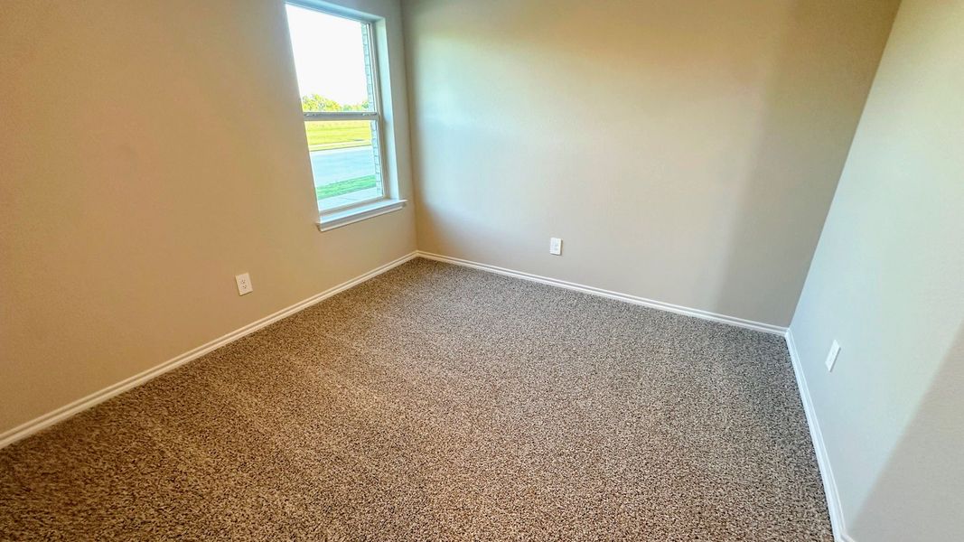 Spacious, unfurnished interior of a new home in Sunnycreek, Fort Worth (Image 15).