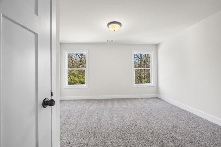 Spacious, unfurnished interior of a new home in , Hartwell (Image 39).