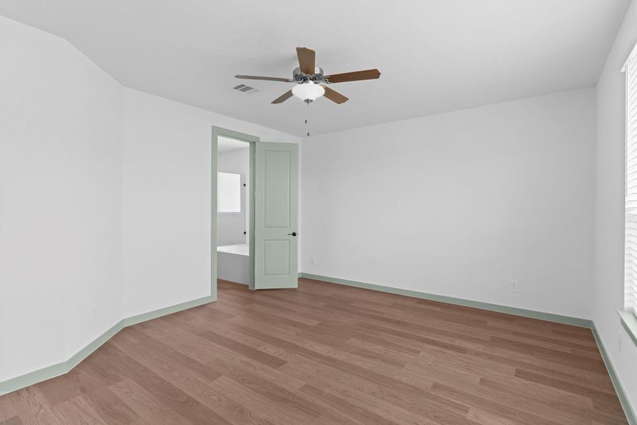 Spacious, unfurnished interior of a new home in Westland Ranch 50' Homesites, League City (Image 45).