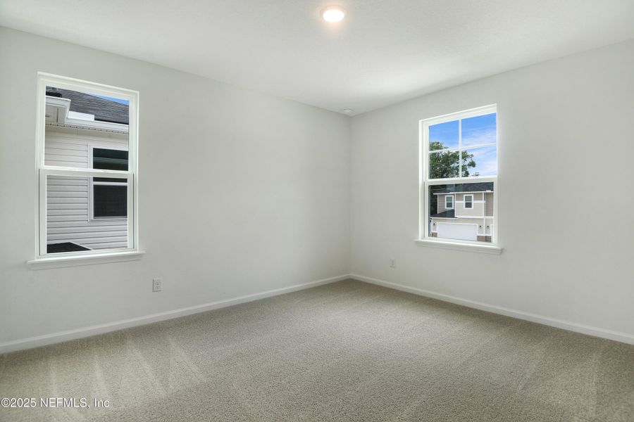 Spacious, unfurnished interior of a new home in Seasons at Park Trace, Jacksonville (Image 14).