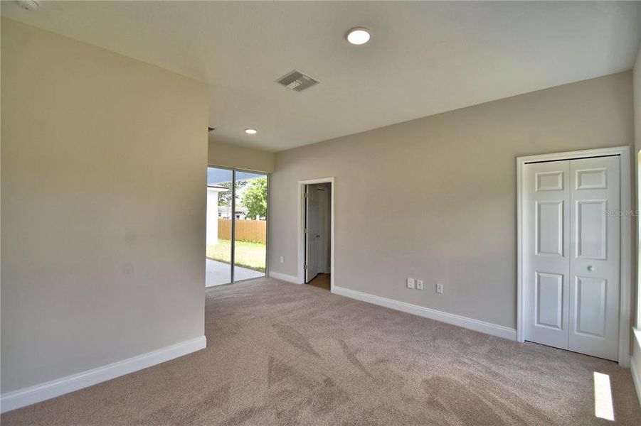 Spacious, unfurnished interior of a new home in , Winter Haven (Image 17).