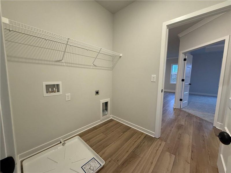 Spacious, unfurnished interior of a new home in Ponderosa Farms Manor, Gainesville (Image 32).