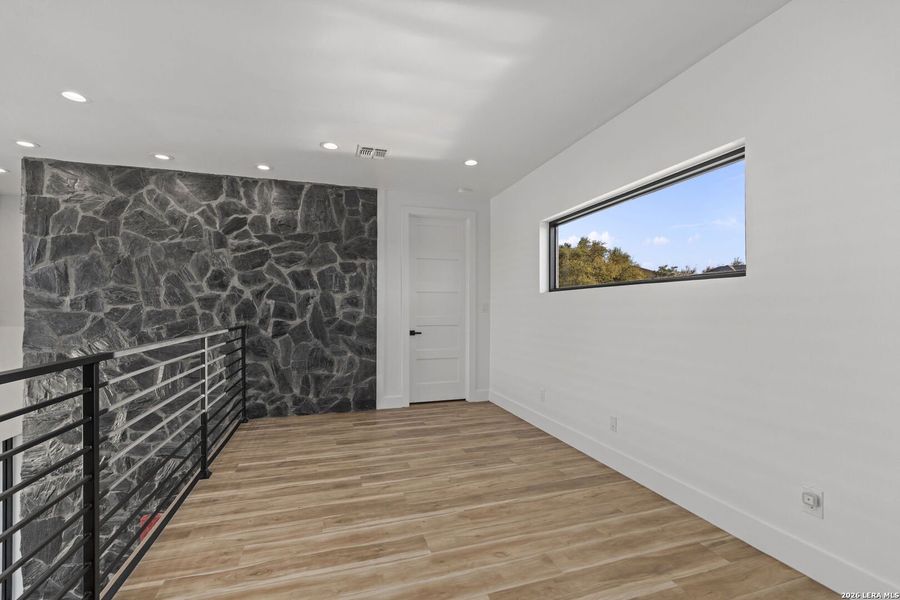 Spacious, unfurnished interior of a new home in , San Antonio (Image 37).