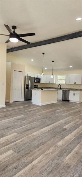 Spacious, unfurnished interior of a new home in , Dunnellon (Image 8).