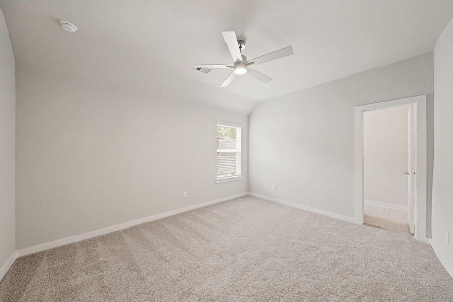 Spacious, unfurnished interior of a new home in Barton Creek Ranch, Conroe (Image 11). Spacious, unfurnished interior of a new home in Barton Creek Ranch, Conroe (Image 11).