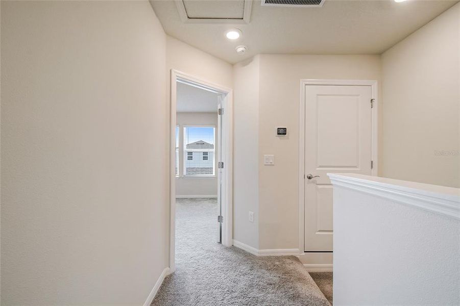 Spacious, unfurnished interior of a new home in , Orlando (Image 24).