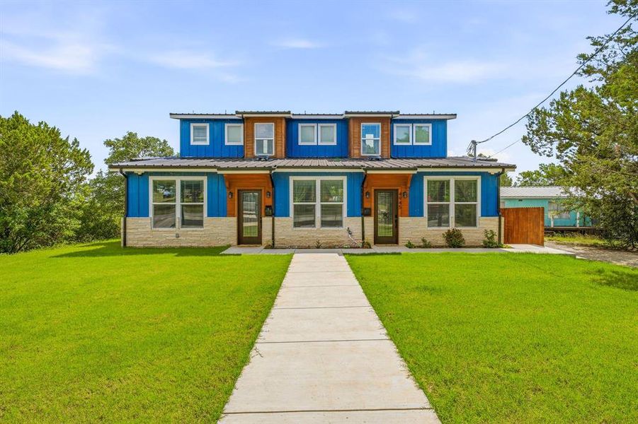 Front exterior of a new home in , Granbury, TX, highlighting curb appeal (Image 1). Front exterior of a new home in , Granbury, TX, highlighting curb appeal (Image 1).