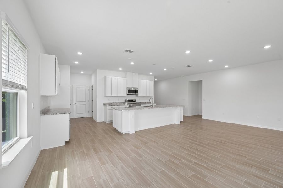 Furnished interior view inside a new home in Port Charlotte, Port Charlotte (Image 12).