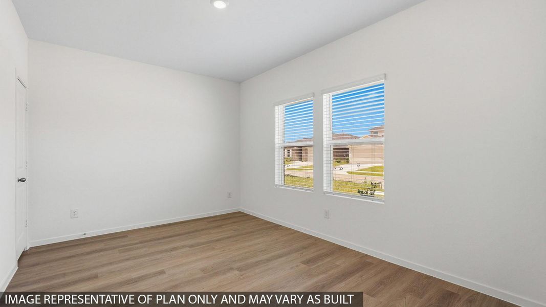 Spacious, unfurnished interior of a new home in Chapel Lakes, Montgomery (Image 14).