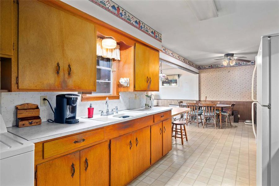 Furnished interior view inside a new home in , Brownwood (Image 8).
