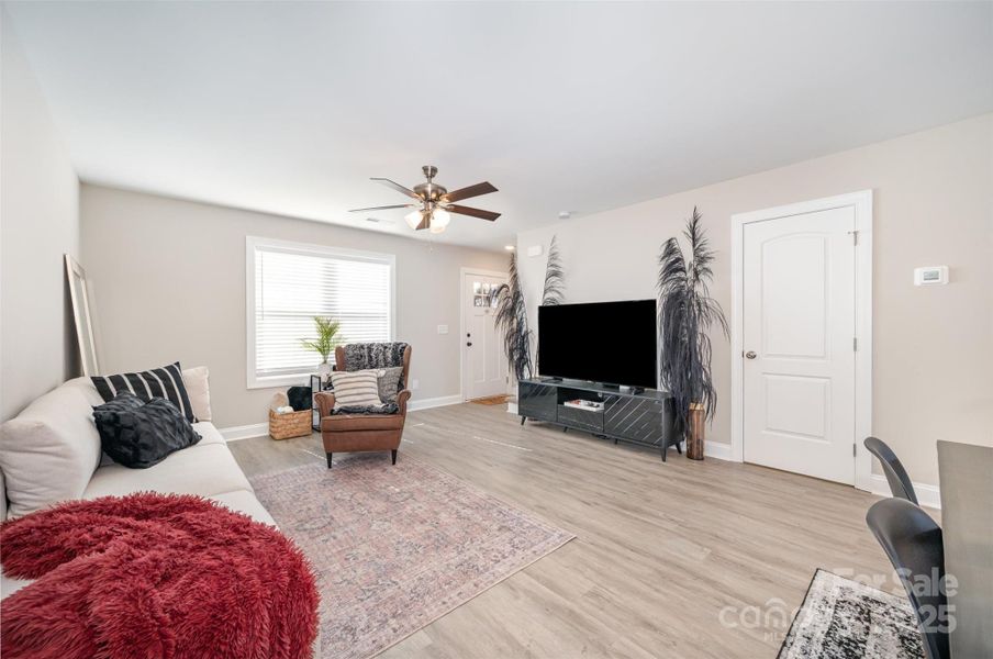 Furnished interior view inside a new home in , Kannapolis (Image 10).