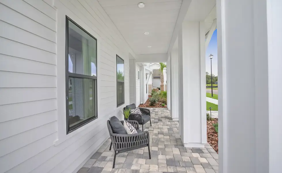 Exterior details and patio area of a home in Oakmont, Gainesville (Image 21).