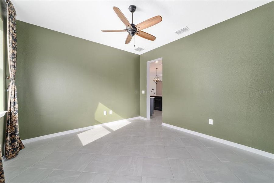 Spacious, unfurnished interior of a new home in Calesa Township, Ocala (Image 64).