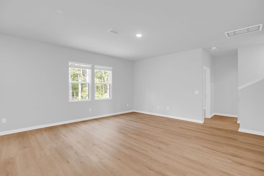 Spacious, unfurnished interior of a new home in Bradford Pointe, Summerville (Image 37).
