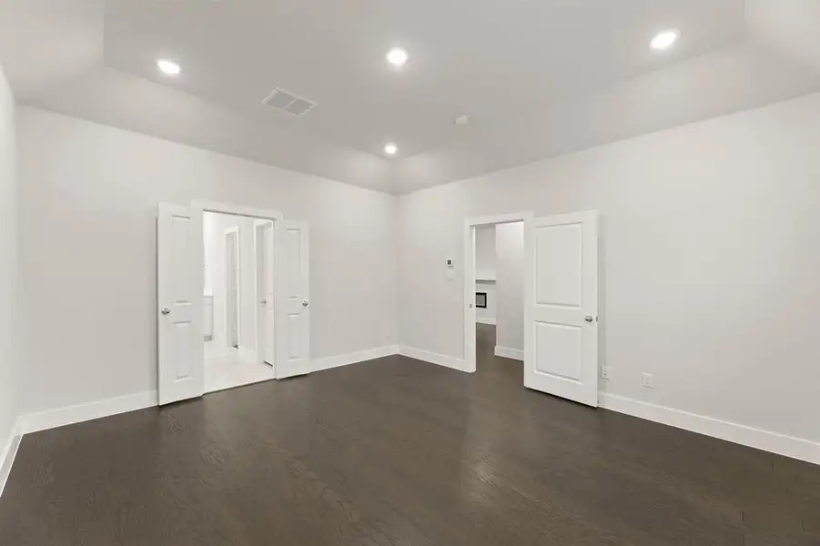 Spacious, unfurnished interior of a new home in Solterra, Mesquite (Image 16). Spacious, unfurnished interior of a new home in Solterra, Mesquite (Image 16).