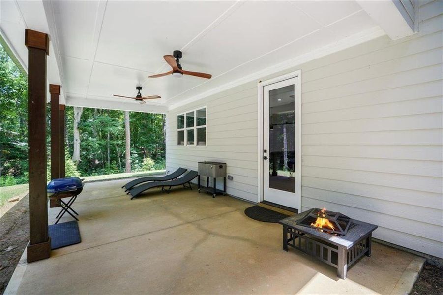 Exterior details and patio area of a home in , Acworth (Image 29).