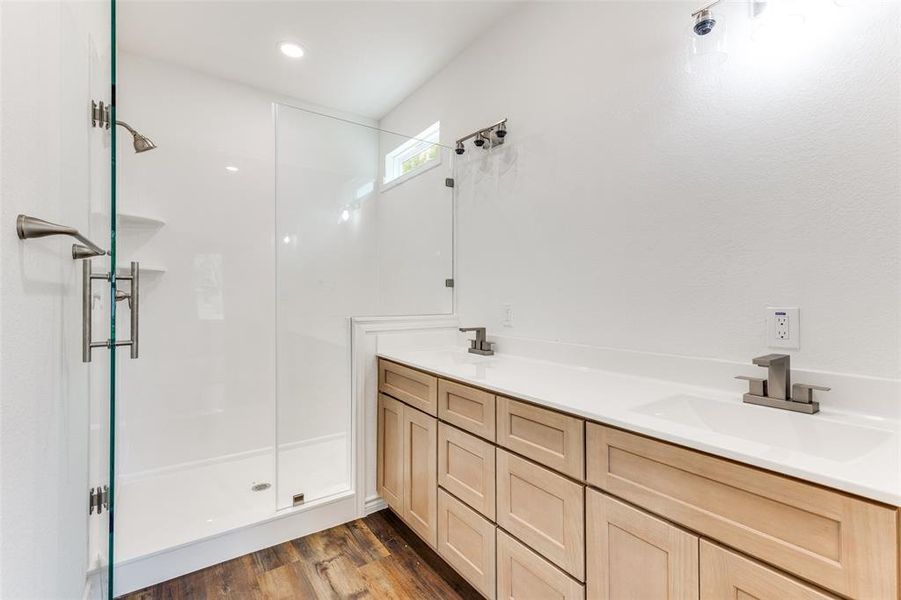 Furnished interior view inside a new home in , Granbury (Image 11).