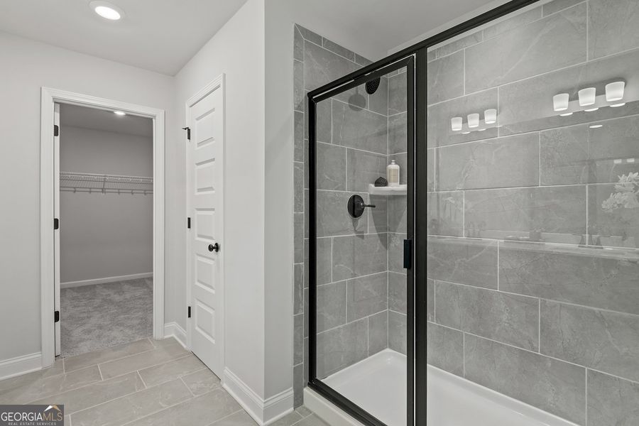 Furnished interior view inside a new home in Ponderosa Farms Manor, Gainesville (Image 55).