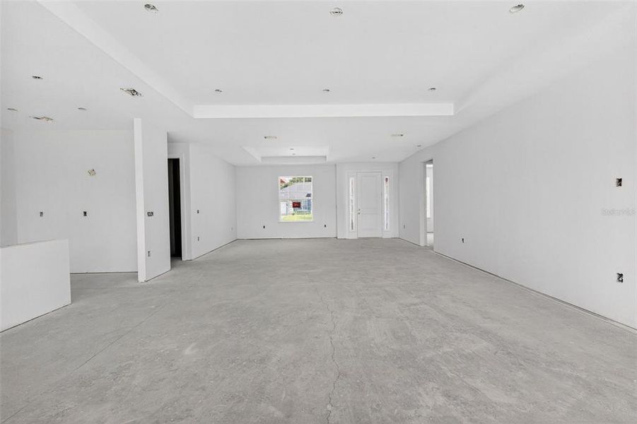 Spacious, unfurnished interior of a new home in , Port Charlotte (Image 6).